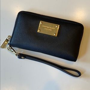 Michael Kors wallet/wristlet